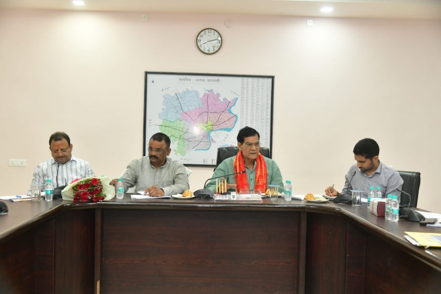 Lucknow : ऊर्जा मंत्री ए.के. शर्मा ने वाराणसी के समग्र विकास को लेकर नगर विकास विभाग के अधिकारियों के साथ की समीक्षा,दिए आवश्यक दिशा निर्देश
