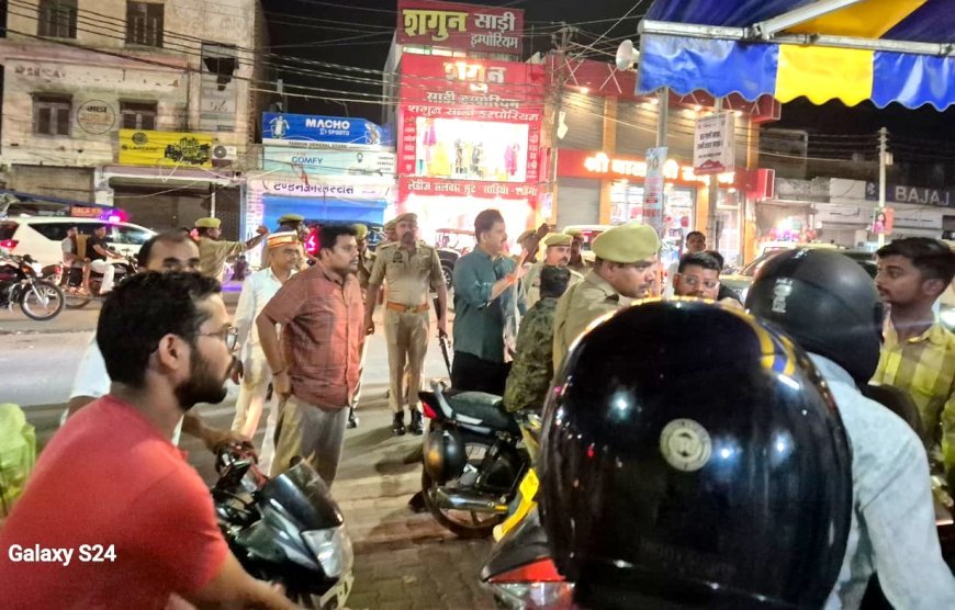 Sitapur : पेट्रोल-डीजल की कमी सिर्फ अफवाह, स्टॉक करने वालों पर जिलाधिकारी की सख्त कार्रवाई
