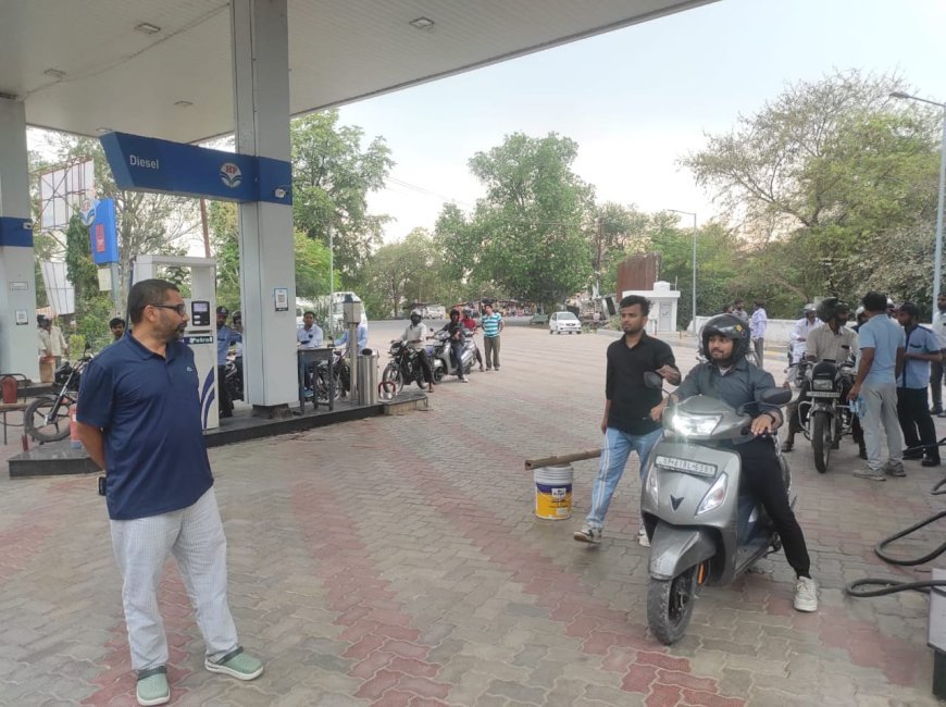 Barabanki : अफवाहों पर लगा विराम, पेट्रोल पंपों पर स्थिति सामान्य और ईंधन का पर्याप्त स्टॉक मौजूद