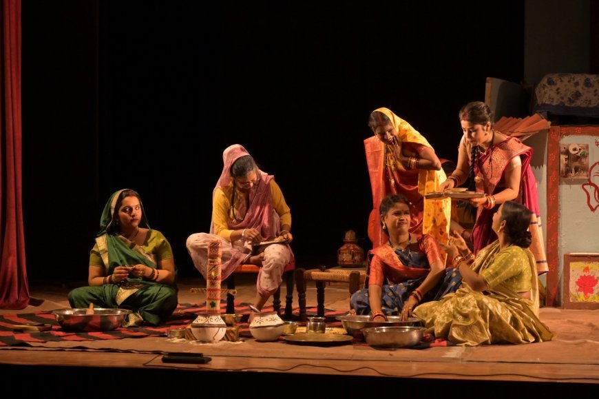 Prayagraj : सांवले रंग और आत्मसम्मान के संघर्ष की कहानी ‘गुड़िया की शादी’ ने दर्शकों को किया भावविभोर