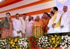 Agra : मुख्यमंत्री योगी आदित्यनाथ ने किया 6466.37 करोड़ रुपये की 325 विकास परियोजनाओं का लोकार्पण व शिलान्यास