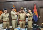 Hardoi : हरदोई पुलिस अधीक्षक ने पदोन्नत उप निरीक्षक सोनपाल सिंह के कंधों पर लगाए सितारे