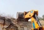 Sambhal : ASI संरक्षित कारवां सराय पर चला बुलडोजर: दो अवैध मकान जमींदोज, 150 कब्जों पर अगली बारी!