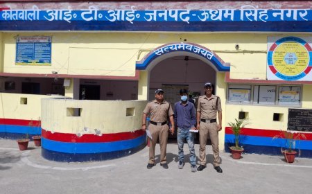 Kashipur: चैती मेला में चेकिंग के दौरान युवक गिरफ्तार, अवैध चाकू बरामद। 