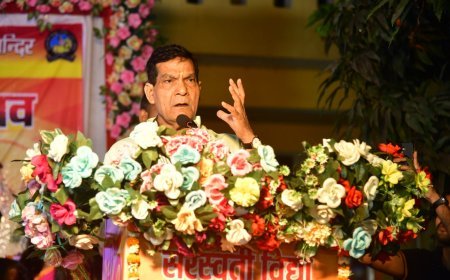 Lucknow : नगर विकास एवं ऊर्जा मंत्री ए के शर्मा सरस्वती विद्या मंदिर के वार्षिकोत्सव कार्यक्रम में बतौर मुख्य अतिथि हुए शामिल