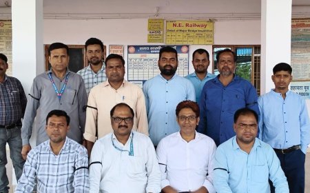 Sitapur : श्रम कानूनों के खिलाफ रेलकर्मियों का प्रदर्शन, काली पट्टी बांधकर जताई नाराजगी