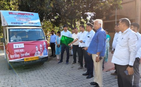 Santkabirnagar : संत कबीर नगर में 'स्कूल चलो अभियान' का आगाज, डीएम ने एलईडी वाहन को दिखाई हरी झंडी