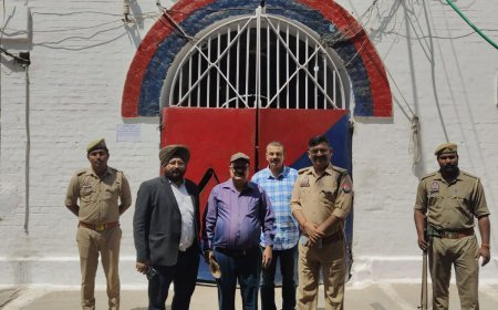 Bahraich : बहराइच जिला जेल का किशोर न्याय बोर्ड ने किया निरीक्षण, बैरकों की व्यवस्था सुधारने के निर्देश