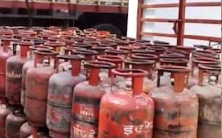 Hapur : रसोई गैस की कालाबाजारी का बड़ा खेल पकड़ा गया, जिलाधिकारी की छापेमारी में गैस एजेंसियों की खुली पोल