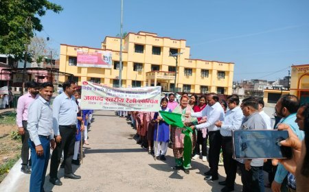 Hathras : विशेष संचारी रोग और दस्तक अभियान की शुरुआत, जागरूकता रैली को विधायक ने रवाना किया