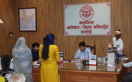 Hardoi: जनसुनवाई में डीएम अनुनय झा की सख्ती: 79 शिकायतों पर त्वरित कार्रवाई के निर्देश। 