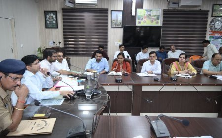 Sambhal : सम्भल में प्राइवेट स्कूलों पर सख्ती: अब NCERT किताबें अनिवार्य, फीस वृद्धि पर भी लगेगा लगाम - डीएम का बड़ा फैसला