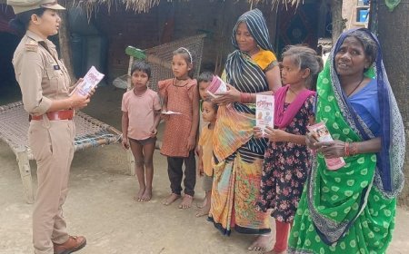 Hardoi: हरदोई में मिशन शक्ति फेज-5 के तहत महिलाओं व बालिकाओं को किया गया जागरूक। 