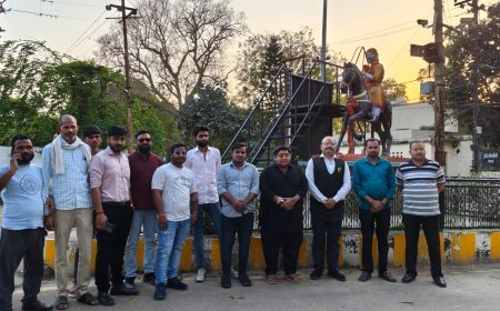 Sitapur : छत्रपति शिवाजी महाराज की पुण्यतिथि पर आजाद हिन्द भगत संगठन ने अर्पित की श्रद्धांजलि