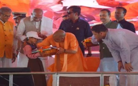 Lucknow : सीएम योगी 'स्कूल चलो अभियान' का वाराणसी से करेंगे भव्य शुभारंभ, नामांकन, पाठ्य-पुस्तक वितरण और जन जागरूकता पर रहेगा विशेष जोर