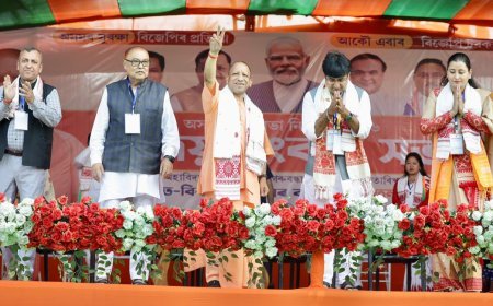 Lucknow : असम में सीएम योगी गरजे- कांग्रेस घुसपैठ व दंगा कराती थी, भाजपा ऐसा करने वालों को निकाल बाहर करती है