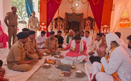 Hathras : सासनी कोतवाली में 29 वर्ष पुराने मंदिर का भव्य जीर्णोद्धार और प्रतिमाओं की प्राण प्रतिष्ठा संपन्न