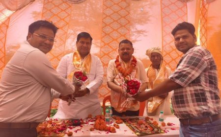 Hathras : बिघेपुर में धूमधाम से मनाया गया हनुमान जन्मोत्सव, भक्तिमय भजनों से गूंजा गांव