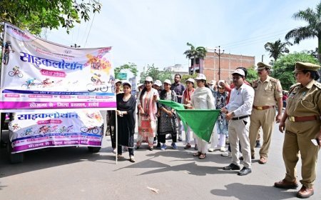 Hardoi: मिशन शक्ति फेज 5.0: बालिकाओं ने निकाली जागरूकता साइक्लोथॉन रैली, सीडीओ सान्या छाबड़ा ने दिखाई हरी झंडी। 