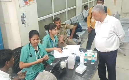 Sambhal: सिल्वेंजा हॉस्पिटल में लगा मुफ्त हेल्थ कैंप: 300 से ज्यादा मरीजों की जांच, हार्ट और हड्डी के मरीज सबसे ज्यादा। 