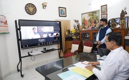 Lucknow: डीसीसीसी के 4 वर्ष पूर्ण: नगर निकायों की मॉनिटरिंग में नई मिसाल – मंत्री ए. के. शर्मा