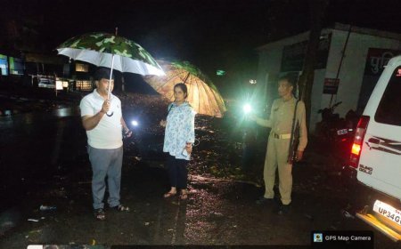 Sitapur : सीतापुर में तेज आंधी और बारिश का कहर, बिजली आपूर्ति ठप होने से जनजीवन हुआ बेहाल