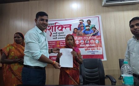 Hardoi: मिशन शक्ति फेज-5: हरदोई में महिलाओं का सशक्तिकरण; पट्टा प्रमाण पत्र, राशन कार्ड और खतौनी का हुआ वितरण।