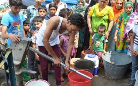 Deoband : साढ़े आठ घंटे बिजली रही बंद, पानी की बूंद को तरसी आधी आबादी