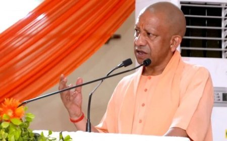 Lucknow : दिग्विजयनाथ पीजी कॉलेज में मुख्यमंत्री ने किया डॉ. तेज प्रताप शाही की स्मृति में आधुनिक कंप्यूटर प्रयोगशाला का उद्घाटन