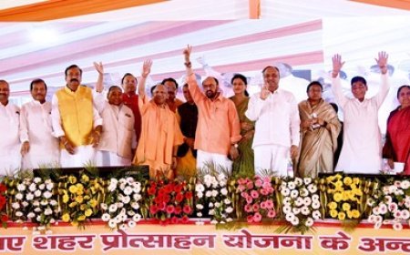 Agra : मुख्यमंत्री योगी आदित्यनाथ ने किया 6466.37 करोड़ रुपये की 325 विकास परियोजनाओं का लोकार्पण व शिलान्यास