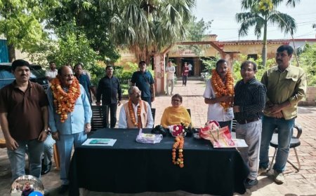 Hardoi : आईआर इंटर कॉलेज में दो शिक्षकों को भावभीनी विदाई, दीर्घ सेवाओं को किया गया नमन