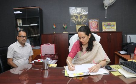 Lucknow: गुंजन द्विवेदी ने मिशन निदेशक, स्वच्छ भारत मिशन (ग्रामीण) का पदभार ग्रहण किया।