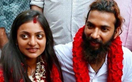 महाकुंभ की 'वायरल गर्ल' निकली नाबालिग: 16 साल की निकली मोनालिसा की असली उम्र, फरमान खान पर लटकी गिरफ्तारी की तलवार।