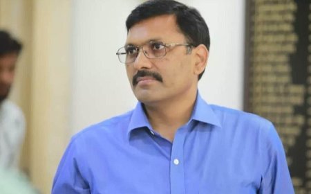 Moradabad: गढ़ी गांव में मंडलायुक्त का संवाद, परंपराओं से लेकर बिजली-पेंशन समस्याओं तक उठे मुद्दे।