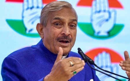 उत्तर प्रदेश मतदाता सूची विवाद: कांग्रेस सांसद प्रमोद तिवारी ने निर्वाचन आयोग की निष्पक्षता पर उठाए गंभीर सवाल।