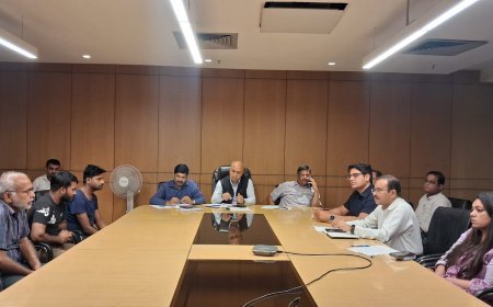 Gautambuddhanagar : मुख्यमंत्री के निर्देश पर गौतम बुध नगर में औद्योगिक असामंजस्य के समाधान हेतु गठित की गई उच्च स्तरीय समिति