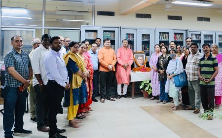 Lucknow : उत्तर प्रदेश संगीत नाटक अकादमी द्वारा संविधान के निर्माता बाबा साहेब डॉ. भीमराव अम्बेडकर की जयंती पर श्रद्धासुमन अर्पित किये