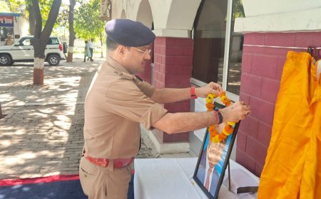 Hardoi : हरदोई पुलिस कार्यालय में बाबा साहब डॉ. भीमराव आंबेडकर की जयंती पर दी गई श्रद्धांजलि