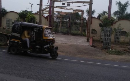 Hathras : सरकारी जमीन पर फार्म हाउस का कब्जा, अधिकारियों पर प्रधानमंत्री कार्यालय को गलत जानकारी देने का आरोप