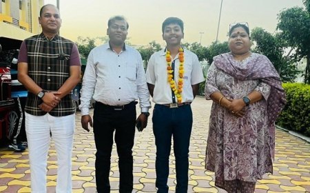 Hardoi: 99.2% के साथ प्रखर गुप्ता बने जिला टॉपर, सेठ एम.आर. जयपुरिया स्कूल हरदोई का शानदार रिजल्ट।