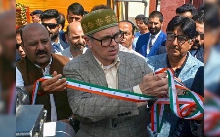 तिरंगे के सम्मान में मुख्यमंत्री का बड़ा फैसला: उमर अब्दुल्ला ने उद्घाटन समारोह में रिबन काटने से किया इनकार।