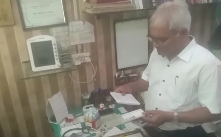 Sambhal : फर्जी इलाज का खेल बेनकाब: दो क्लिनिक पर छापा, एक सील-दूसरे को कड़ी चेतावनी