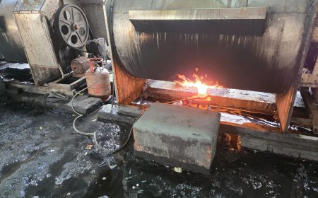 Sambhal : सिरसी में अवैध जींस वाशिंग प्लांट पर प्रशासन का शिकंजा, बिजली कटी- हजारों जींस सील