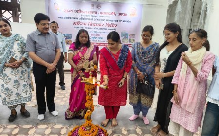 Lucknow : ललित कला अकादमी ने महिला सशक्तिकरण को समर्पित 'कला नवाचार अभियान' के तहत चित्रकला शिविर शुरू किया