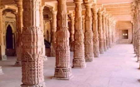 भोजशाला की दीवारों और जमीन के नीचे छिपे रहस्यों से उठेगा पर्दा: एएसआई की टीम खुदाई में मिले अवशेषों और शिलालेखों की कोर्ट को देगी जानकारी।