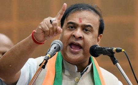 घुसपैठियों को पश्चिम बंगाल से लात मार-मारकर हम लोग निकालेंगे, हिमंत बिस्वा सरमा का पश्चिम बंगाल में चुनावी शंखनाद, बोले- 'भाजपा आने पर होगा सफाया'।