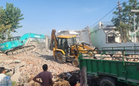 Udham Singh Nagar: उधम सिंह नगर में एक साथ कई अवैध धार्मिक संरचनाएं ध्वस्त। 