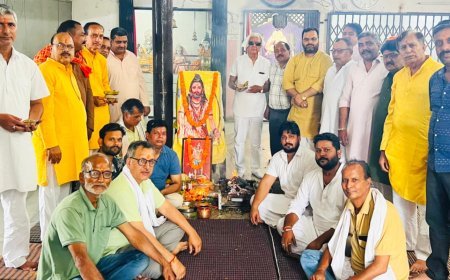 Bajpur : भगवान परशुराम जन्मोत्सव पर मंडी मंदिर में हुआ हवन और प्रसाद वितरण