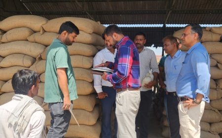 Sitapur : गेहूं खरीद केंद्रों पर सख्ती से किसान परेशान, कम दाम पर फसल बेचने को मजबूर