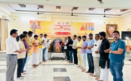 Hardoi : भाजपा कार्यालय पर मनाई गई भगवान परशुराम जयंती, जिलाध्यक्ष बोले- वे पूरी मानवता के रक्षक